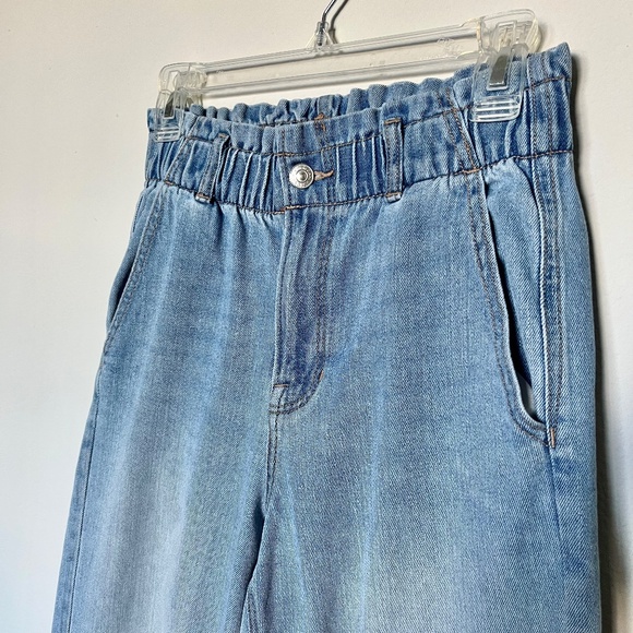 American Eagle Baggy Mom Jeans Hi-Rise Blue Paper bag Elastic Waist Size 4 / 27 - Picture 3 of 12